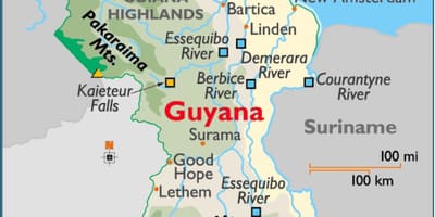 Karta över Guyana visar bergskedjor